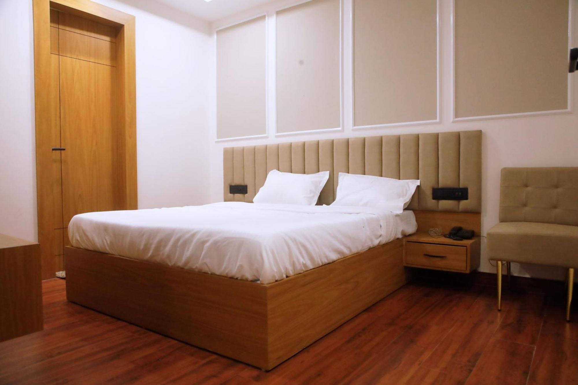 Hotel Glory Hisar Bagian luar foto