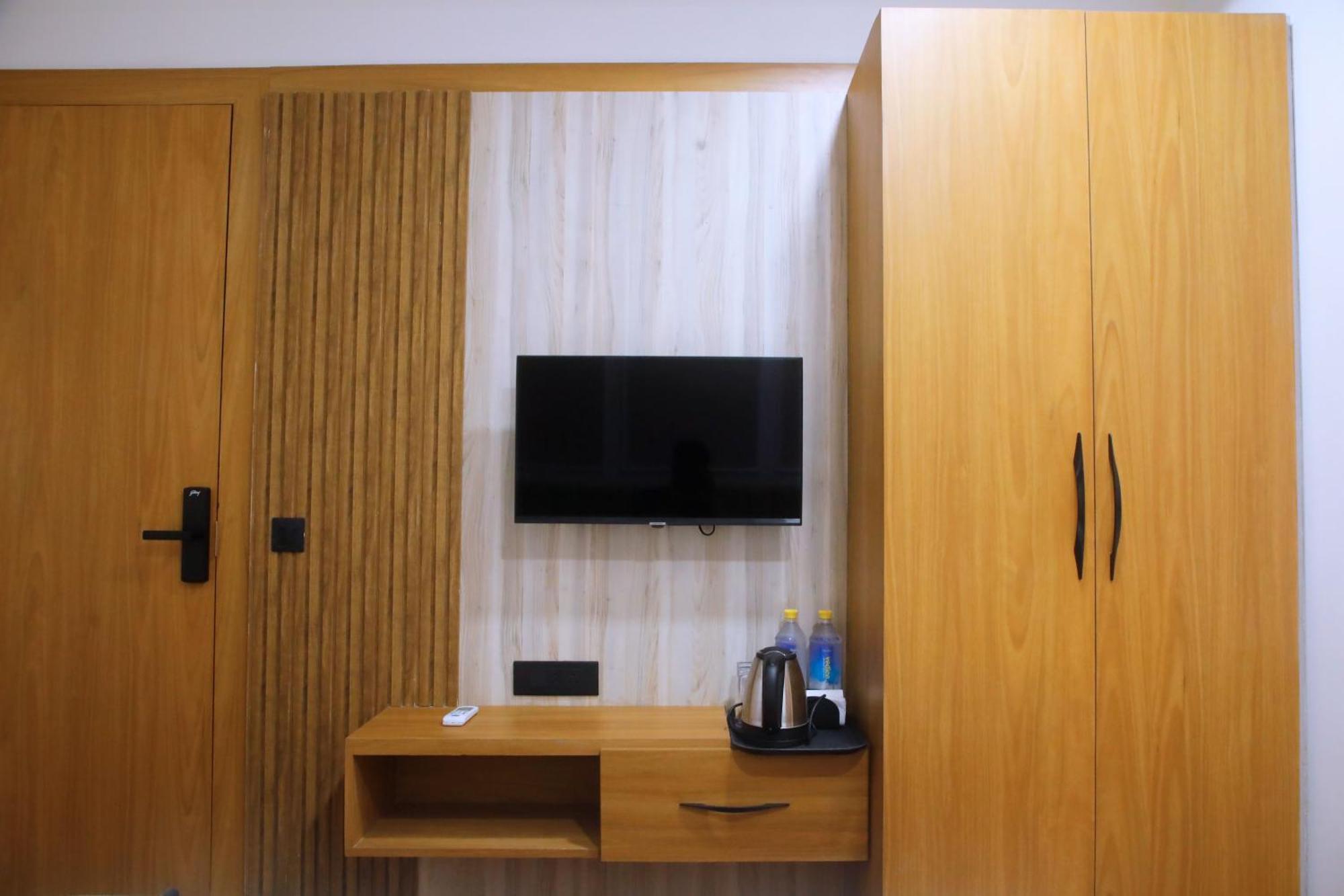 Hotel Glory Hisar Bagian luar foto