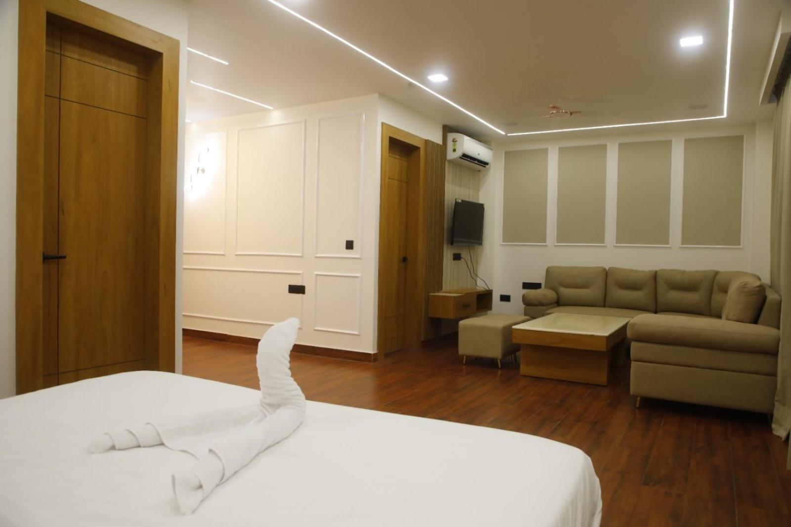 Hotel Glory Hisar Bagian luar foto